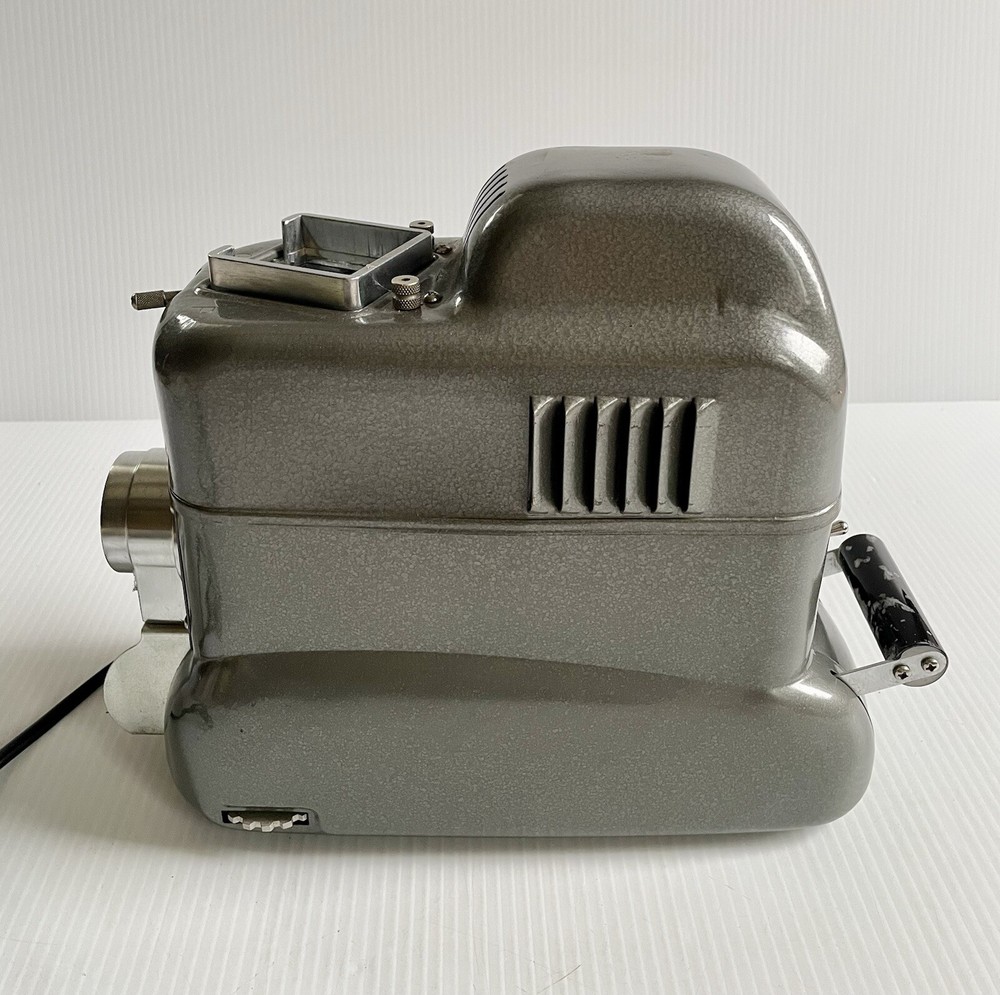 Vintage La Belle Model 500 Automatic Slide Projector, Powers On