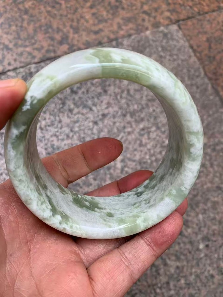 Good Quality Large Chinese Jade Bangle Bracelet !!!