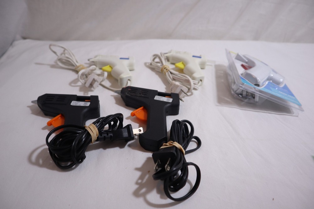 (5) GLUE GUN W/GLUE ~