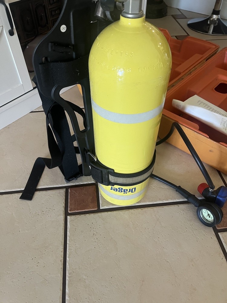Drager Scba backpack with breeder pressure tank and box