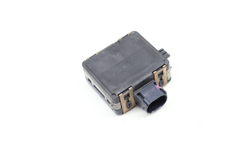 2017-2020 AUDI A3 QUATTRO - Right LANE Change Assist Module (Master)