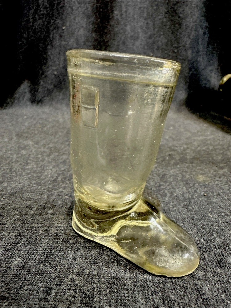 VINTAGE CLEAR GLASS SANTA BOOT CANDY CONTAINER