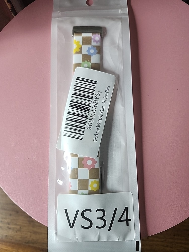 Vs3/4 Fitbit Checkered Milk Tea Band Floral