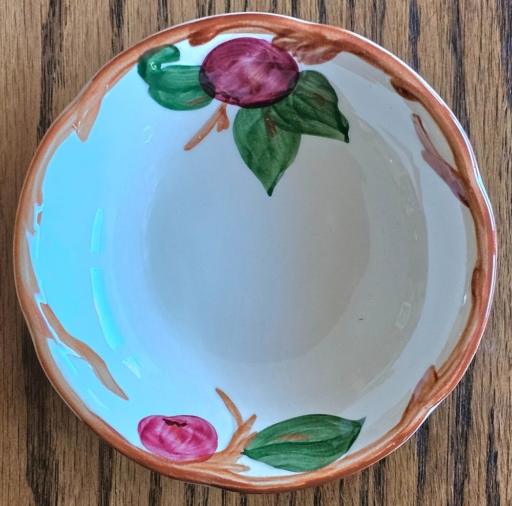 FRANCISCAN APPLE USA - 42 Pieces