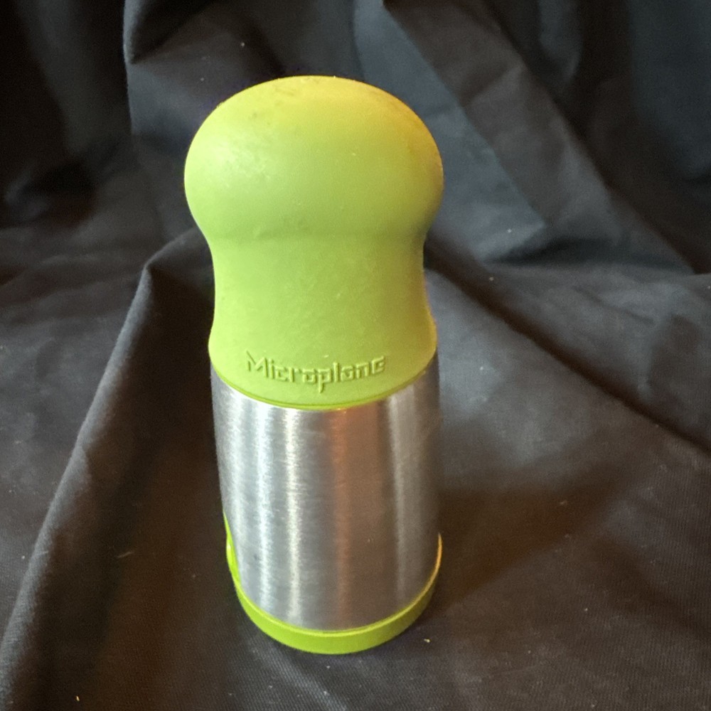 Microplane Herb Mill Grinder Cuts Fresh Herbs Dishwasher Safe EUC