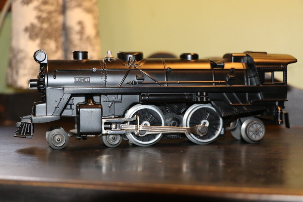 Lionel modern with set box, beautiful condition, smoke, light, forward/reversebx