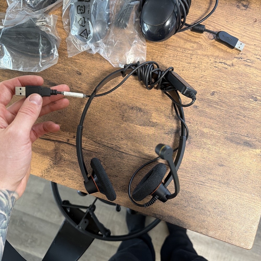 Brand New Computer Bundle 2 Keyboards, Computer Mouse, Cables, Accessories Mic