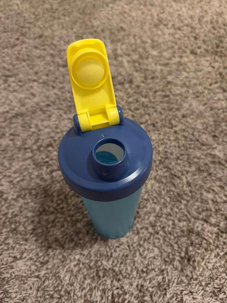 Disney Pixar Finding Nemo Blue Yellow Blender Bottle