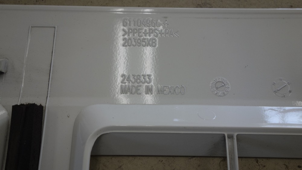 Navistar Outer Panel Assembly 6112878c4