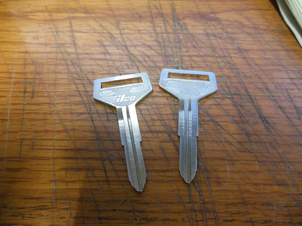 2 Ilco  TR37, X159 Key Blanks