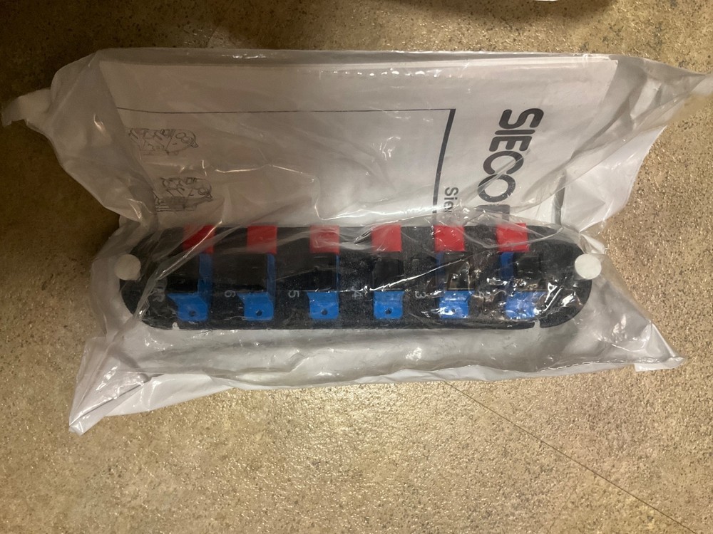 Corning CCH-CP06-38 Simplex SC Adapter 6 Fiber CCH Panel Singlemode