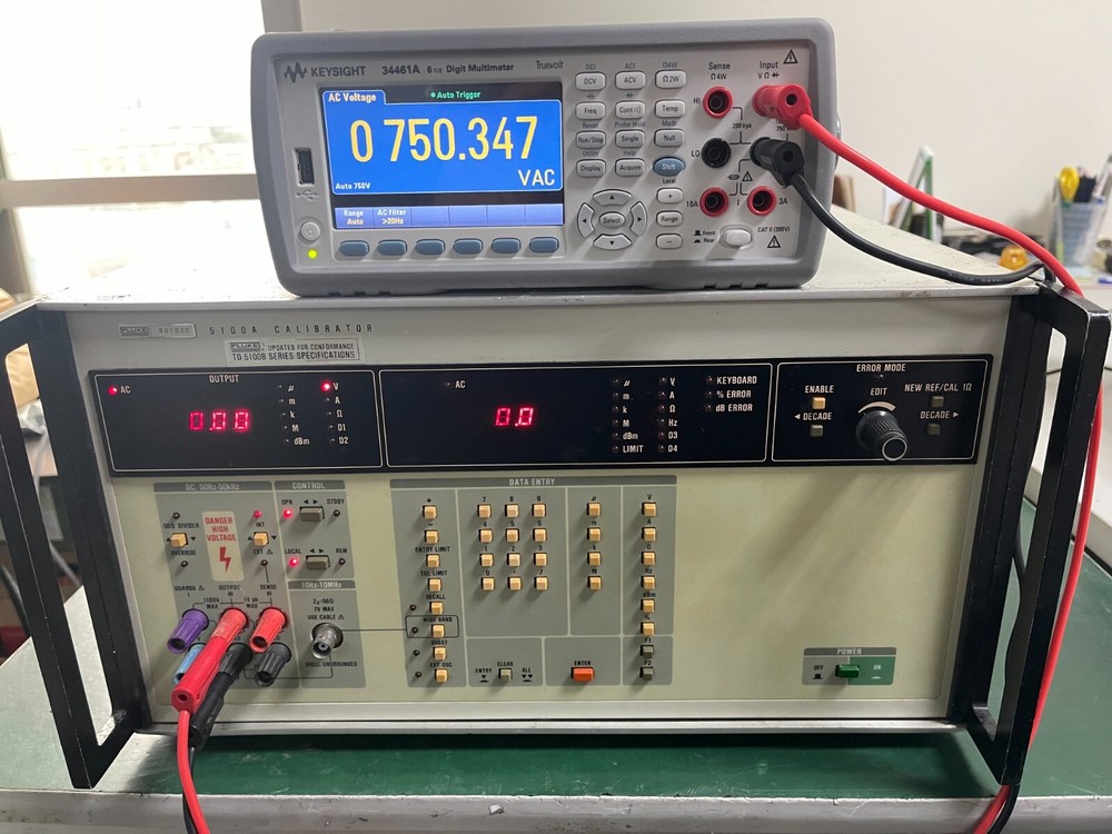 Fluke 5100A Calibrator (Front panel updated To 5100B Series Specifications)_5022