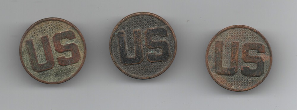 Three circa 1898-1918  US Screwback Regimental Buttons with Large U.S.