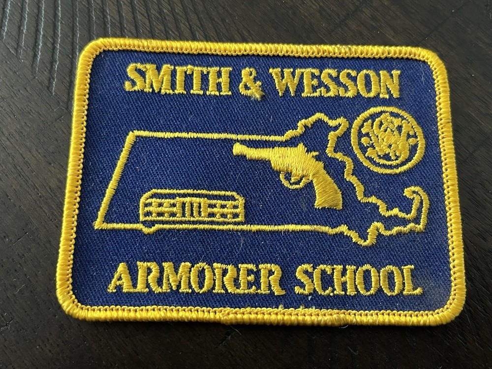 VINTAGE SMITH & WESSON ARMORER SCHOOL PATCH