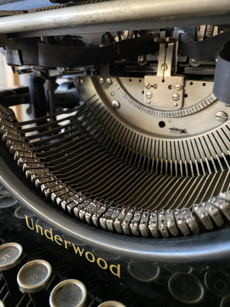 1930 Underwood Standard Typewriter No 5.