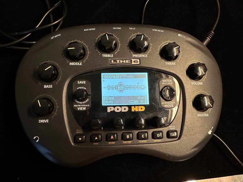 Line 6 POD HD Desktop (Bean) Multi effect Guitar Processor + Mounting Adapter