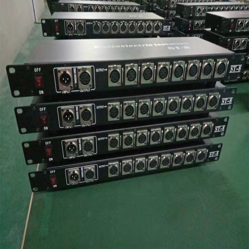 US 8CH DMX Splitter Stage Light Controller Signal Amplifier DMX Distributor
