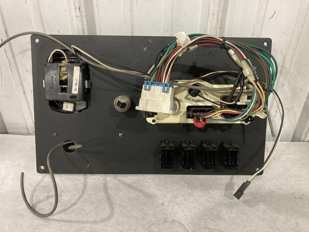 Kenworth T700 Left/Driver Sleeper Control - Used