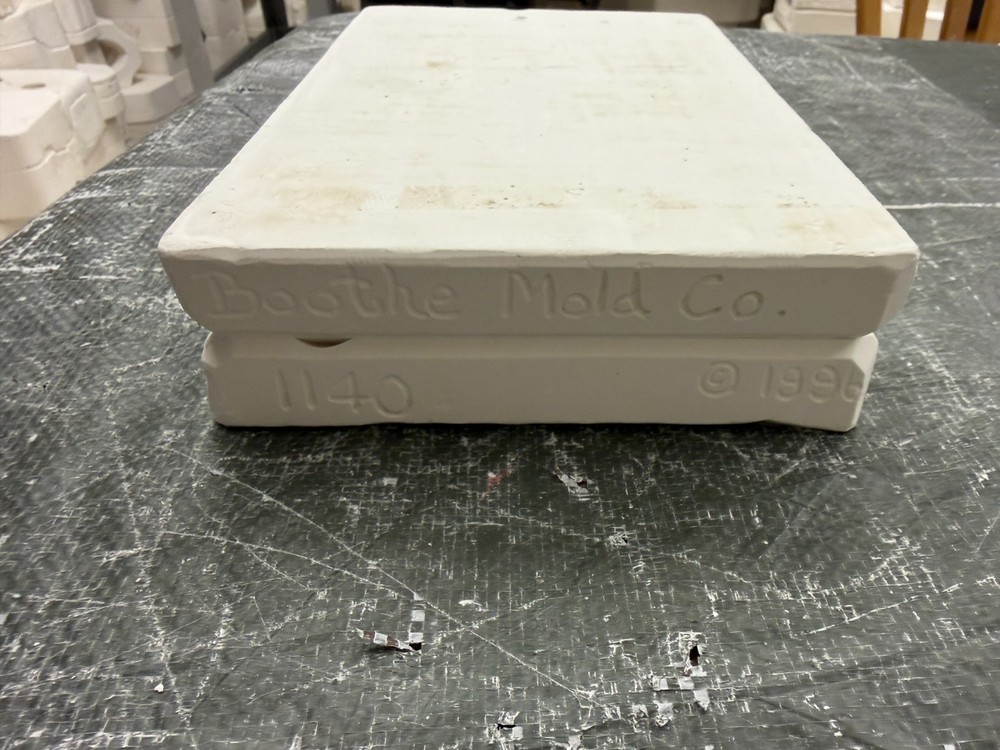 VINTAGE BOOTHE CERAMIC MOLD #1140 SMALL SOLID BLANK
