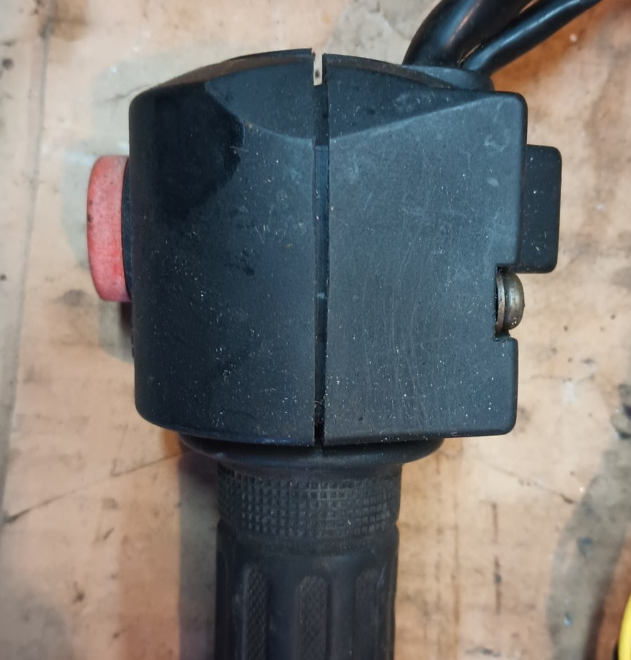 1982-1983 Honda CB750SC CB750 Nighthawk right hand control switch start button