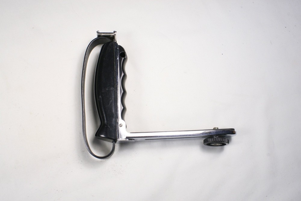 Camera Grip Flash Bracket w/Strap - Style 2