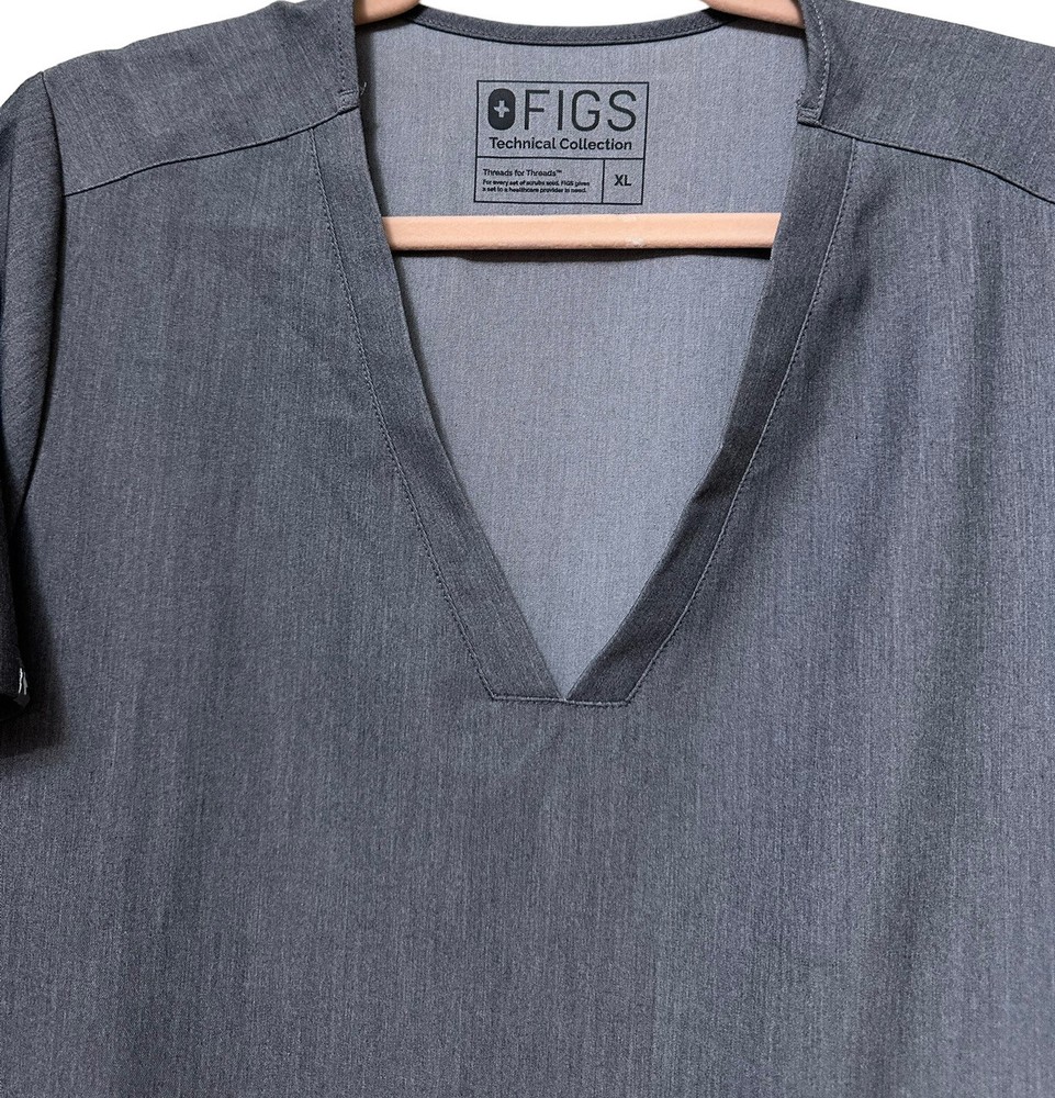 FIGS TECHNICAL COLLECTION WOMENS TOP GRAY SIZE X-LARGE