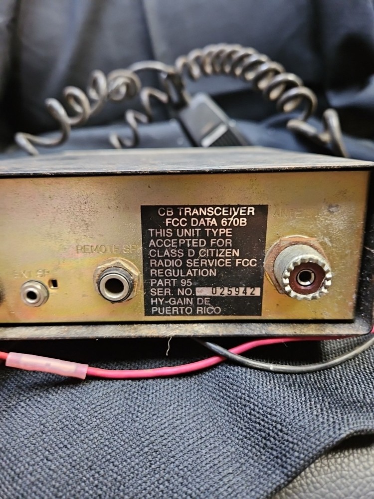HY-Gain Electronics HY-Range I CB Radio Transceiver - Working