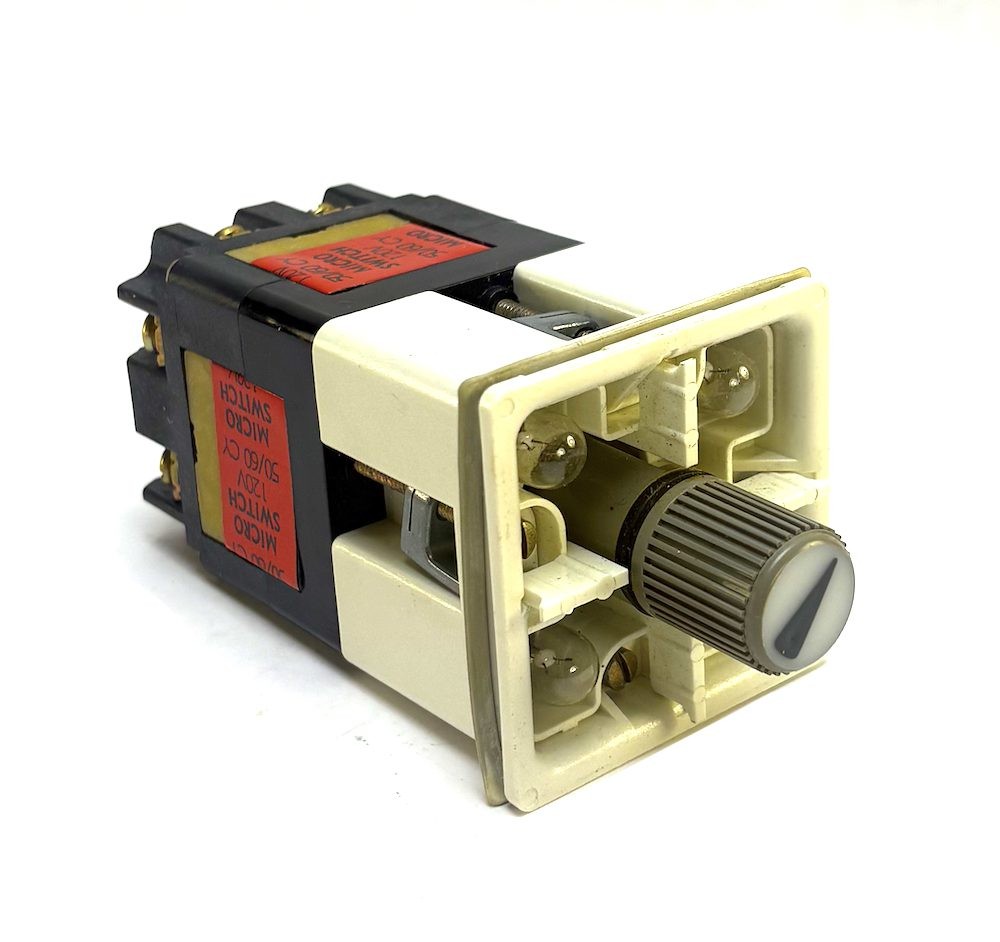 Micro Switch 910AEC511 Manual Control Selector Switch (New)