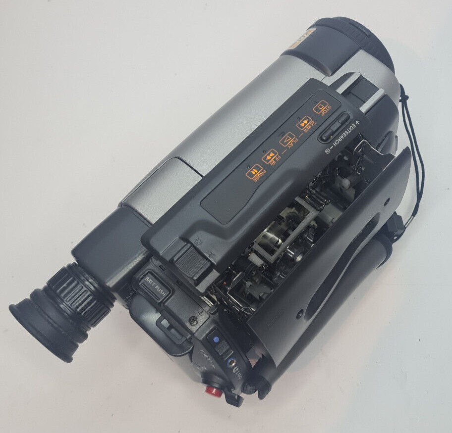 Sony CCD-TR3100E Handycam Video 8 Camcorder Bundle Fully Working