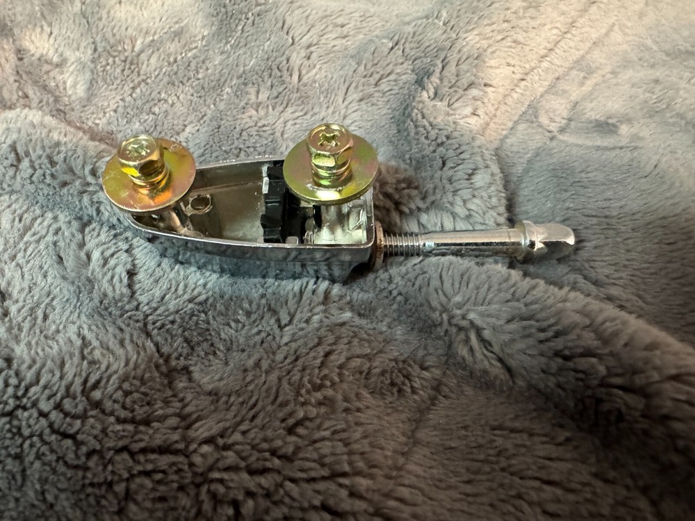 Yamaha Stage Custom floor tom drum lugs. Complete, excellent.