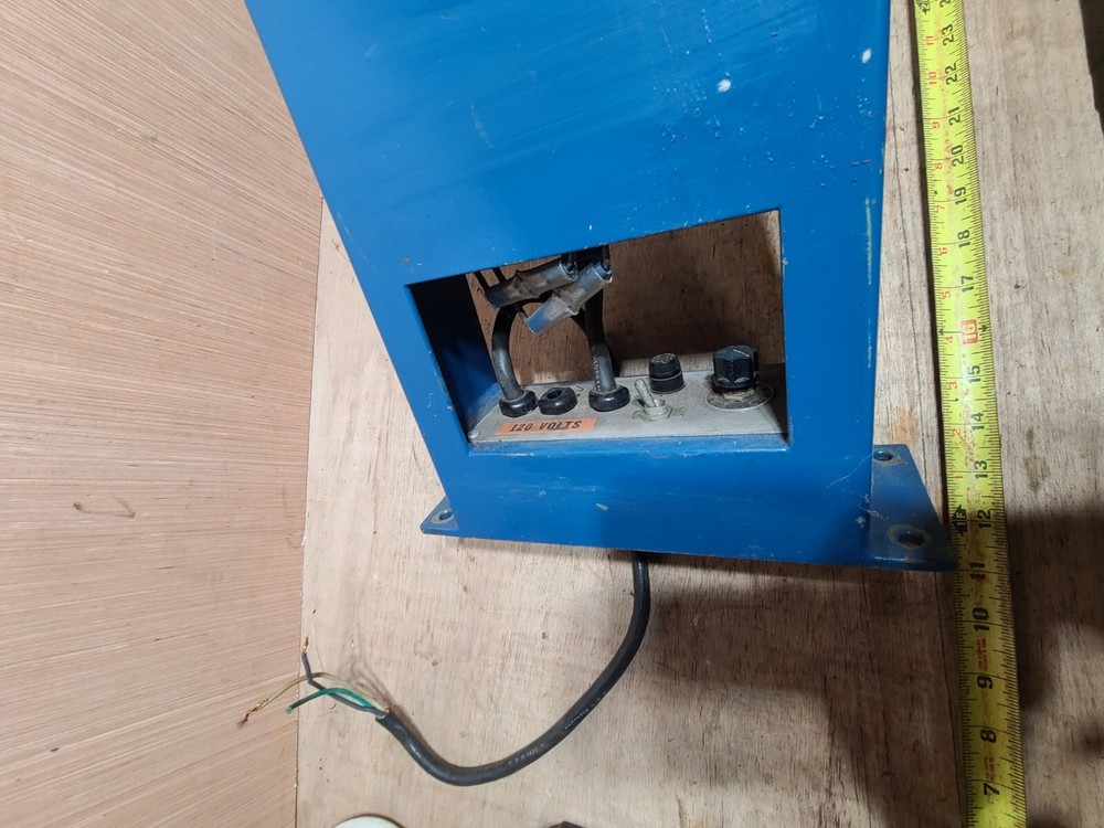 Moorfeed Corp. Vibratory Feeder, 120V model 74101