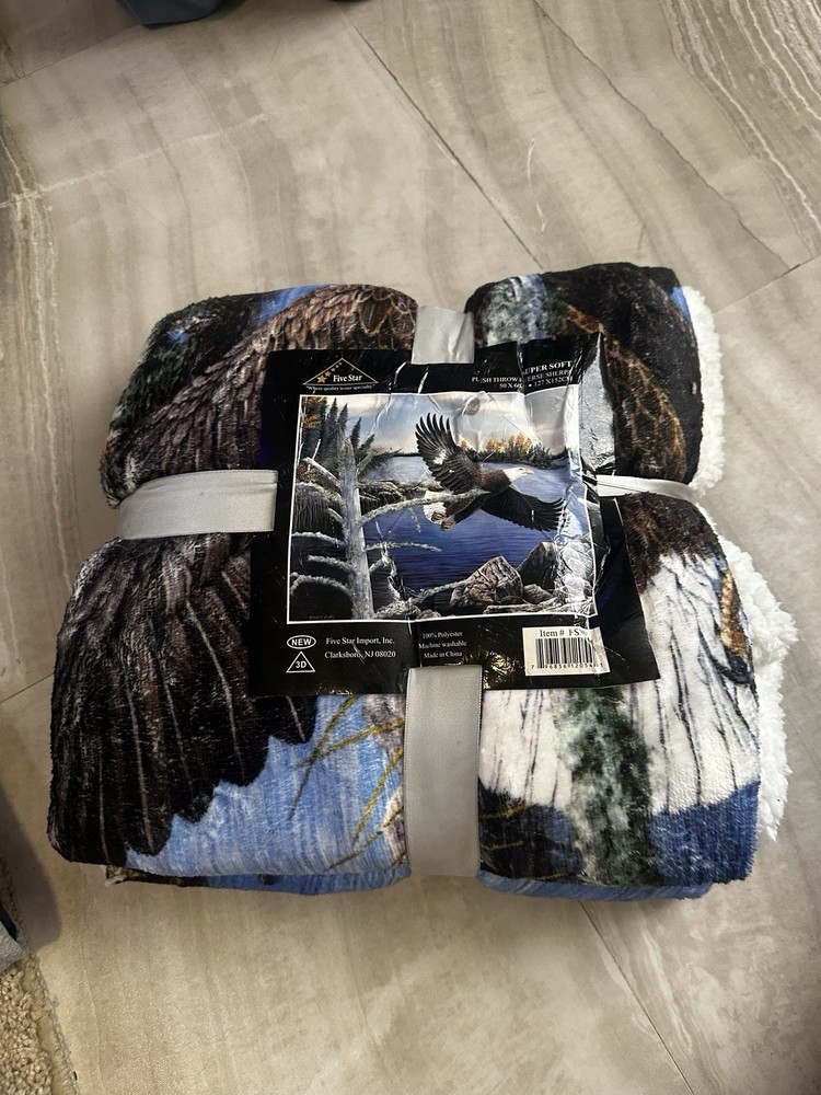 50 X 60 Super soft Plush throw Sherpa Five Star Eagle Blanket