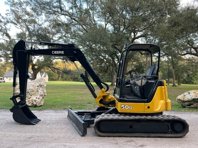 2012 JOHN DEERE 50D EXCAVATOR - PRE EMISSIONS DIESEL - ANGLE BLADE