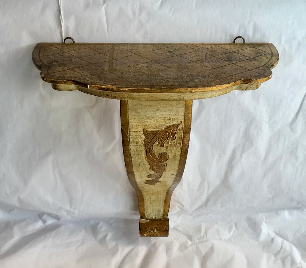 1940s Italian Florentine Painted & Parcel-gilt Wall Bracket