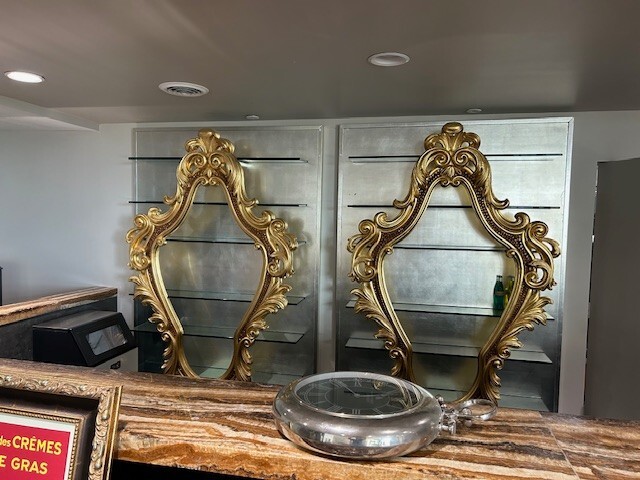 exceptional Bar shelf - high end quality with heavy baseboard