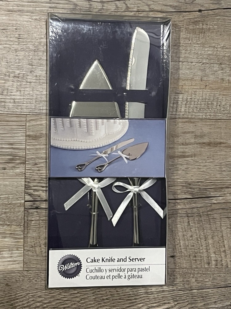 Wilton Cake Knife & Server: Silver-colored with Heart-shaped Handle bottoms NIB