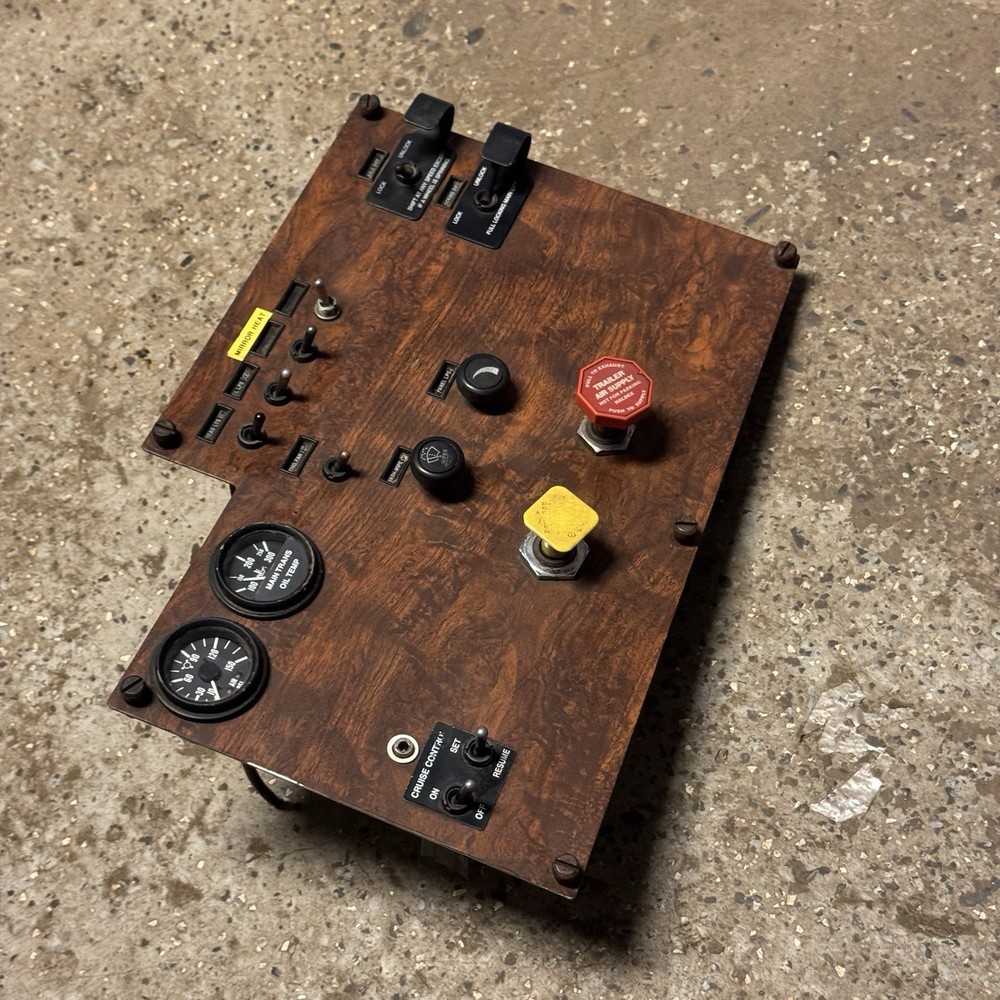 2000 Peterbilt 357 Gauge Switch Dash Panel 170250