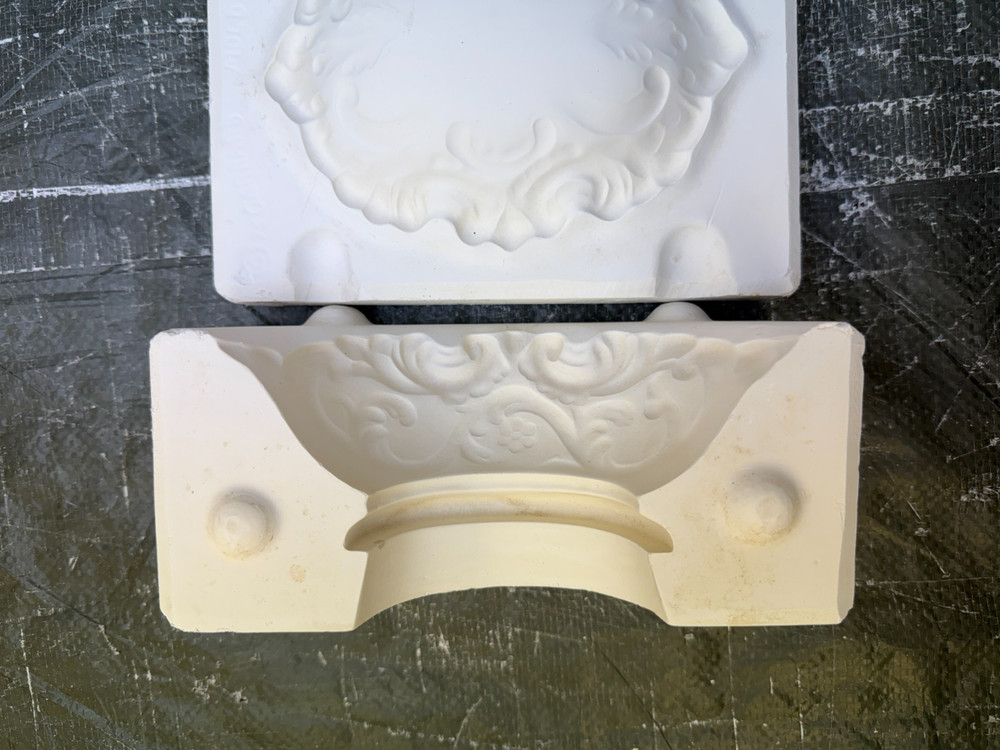 VINTAGE GARRARD CERAMIC MOLD #363 SOAP DISH
