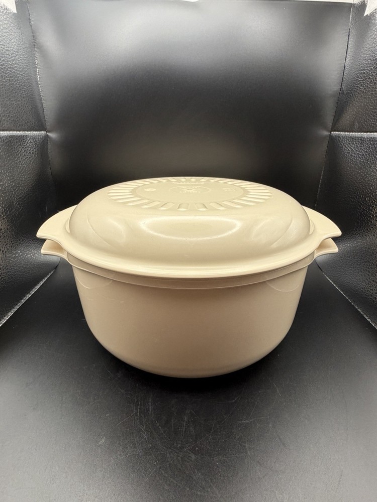 Tupperware Stacking Microwave Cookware Almond 2pcs 3 qt/3 L EUC