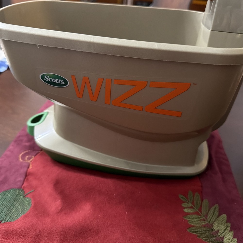 Scotts Wizz Spreader