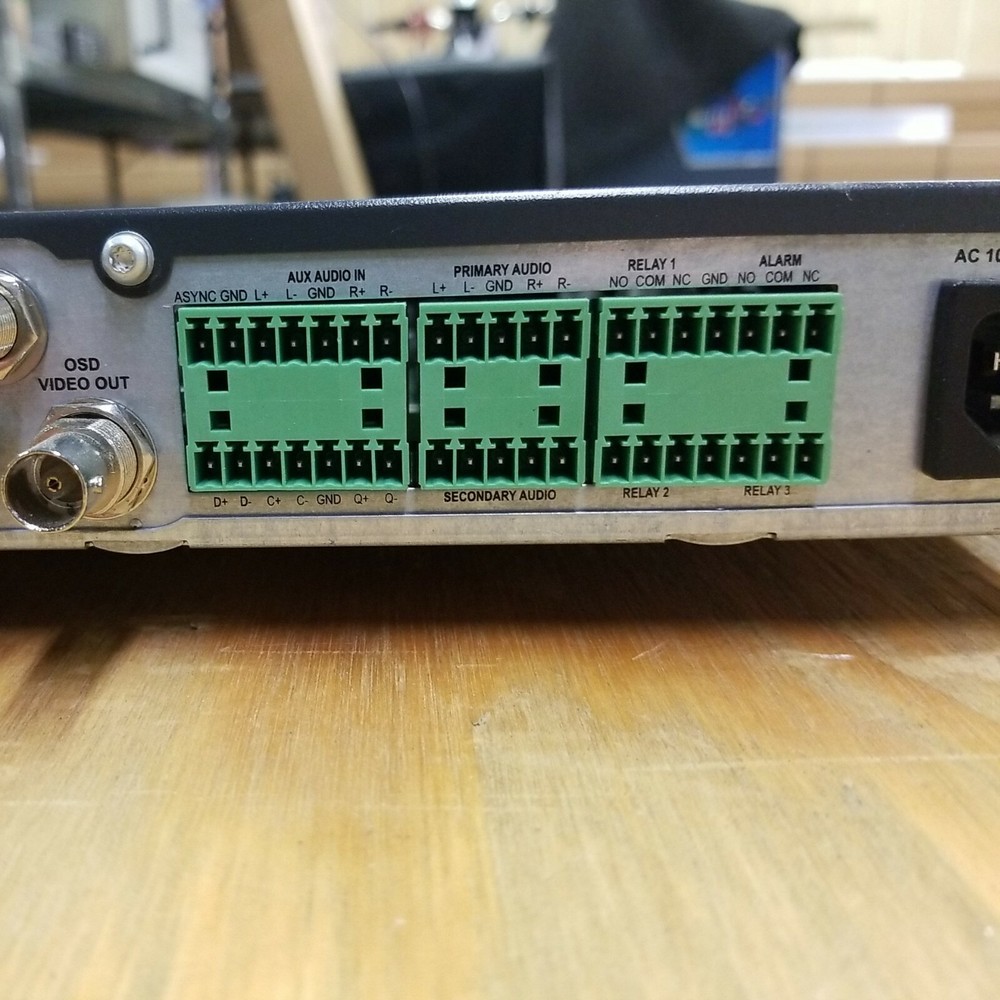 Motorola DSR-4550 Commercial Integrated Satellite Receiver/Decoder