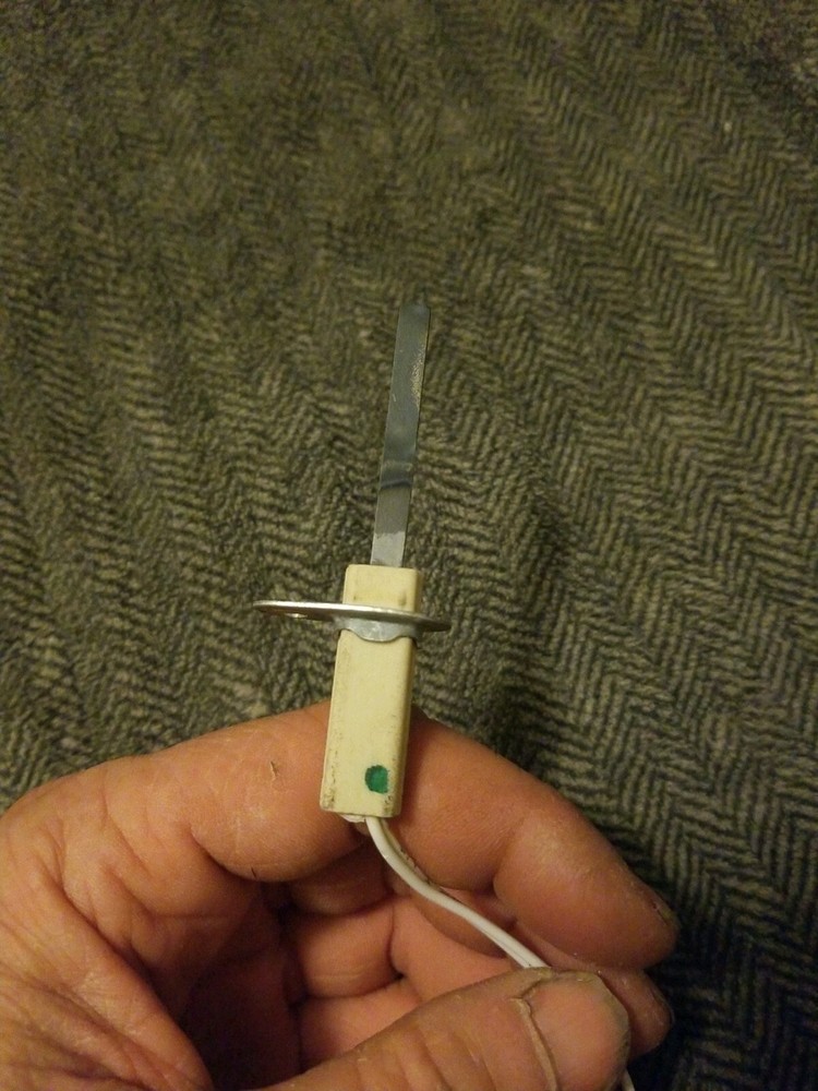 White-Rodgers 768A-4 / 41K5601 Silicon Nitride Ignitor - Used