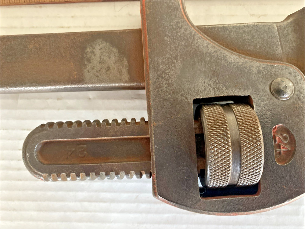 24” PIPE WRENCH FLAT HANDLE UNBRANDED
