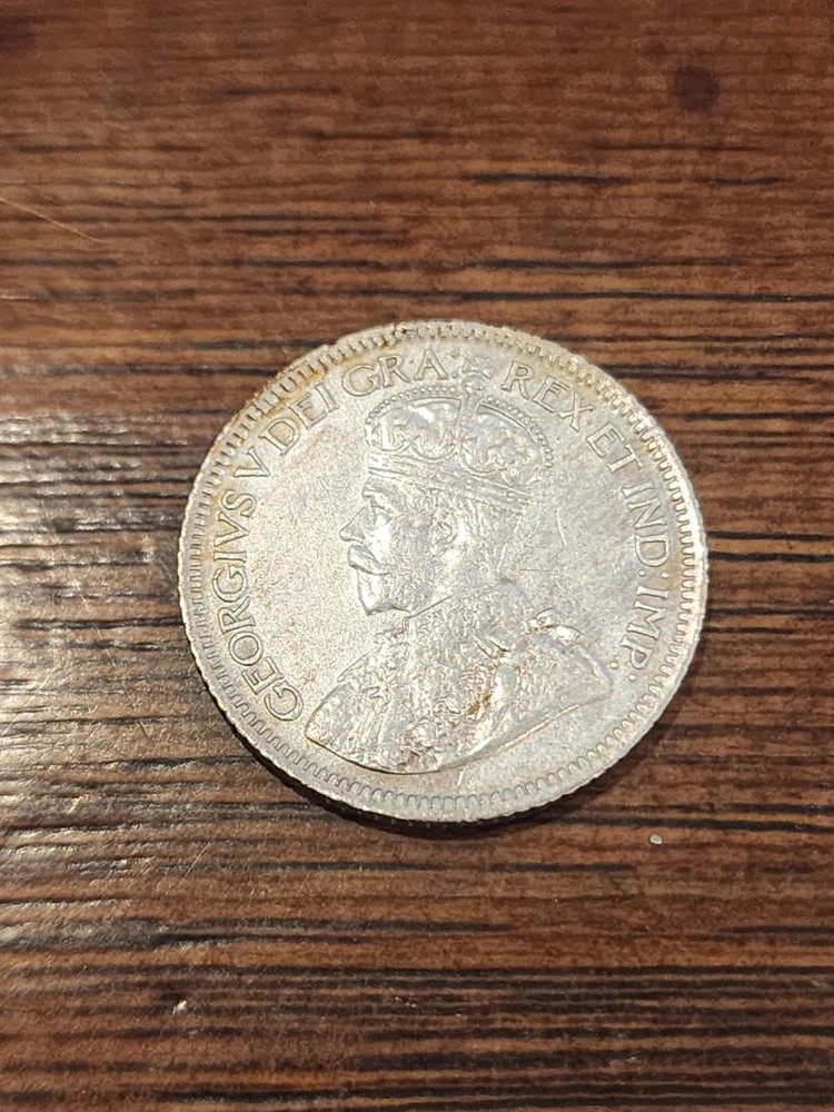 1929 Canada 10 Cents Silver Coin