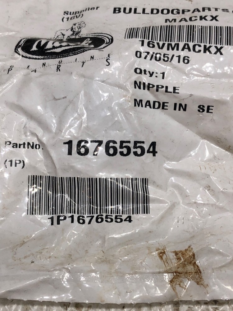 Mack 1676554 Coolant Filter Nipple