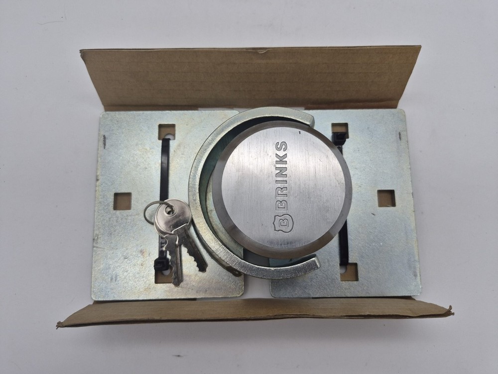 Brinks Combination Puck Lock and Round Hasp