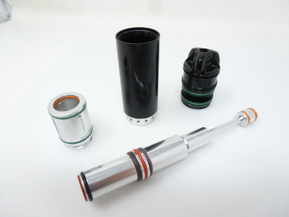 DYE DM13 DM12 MATRIX COMPLETE FUSE BOLT KIT ENGINE GLOSS BLACK BOLT CAP NICE