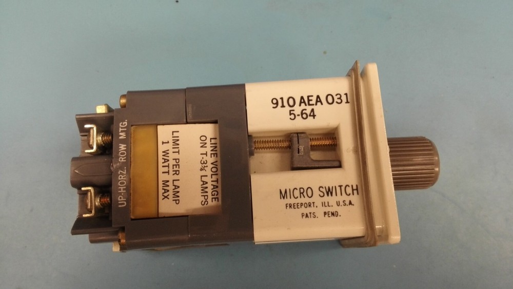 MICRO SWITCH 910AEA031 5-64 NOS