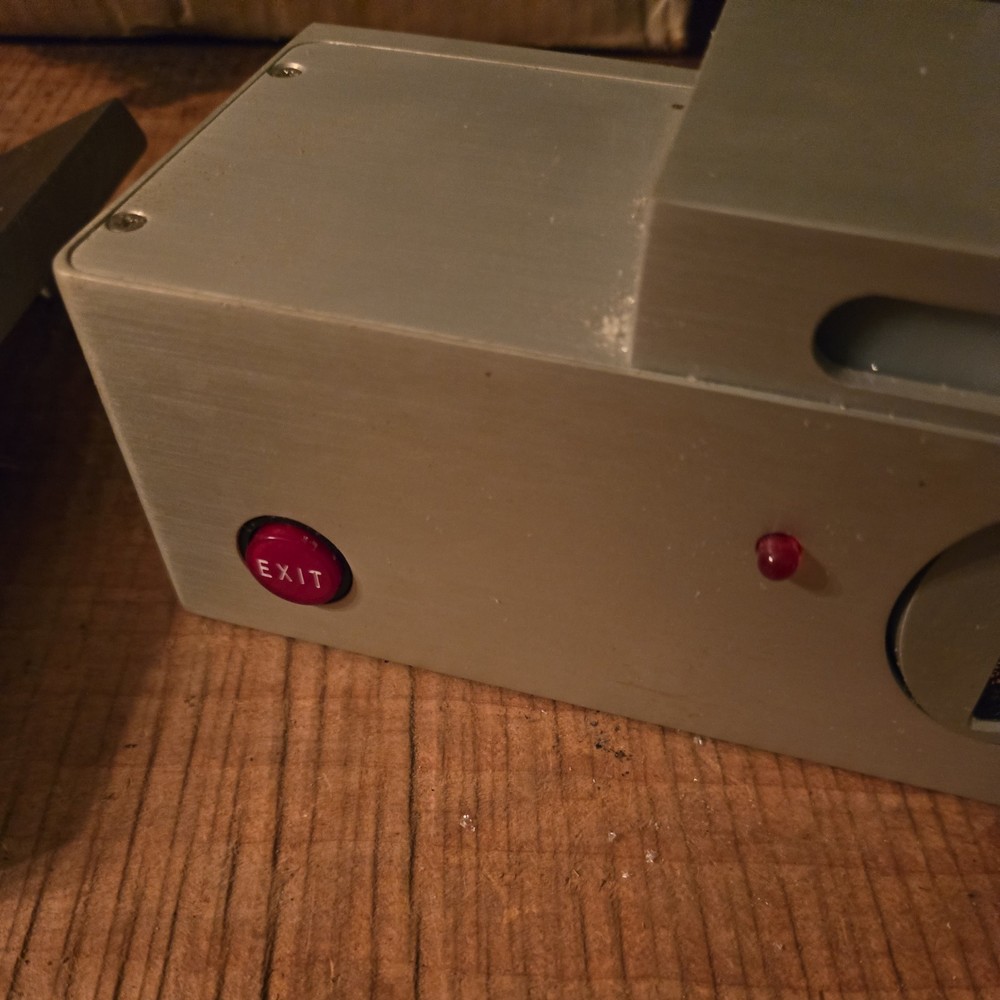 electromagnetic lock releasing device 31so security engineering