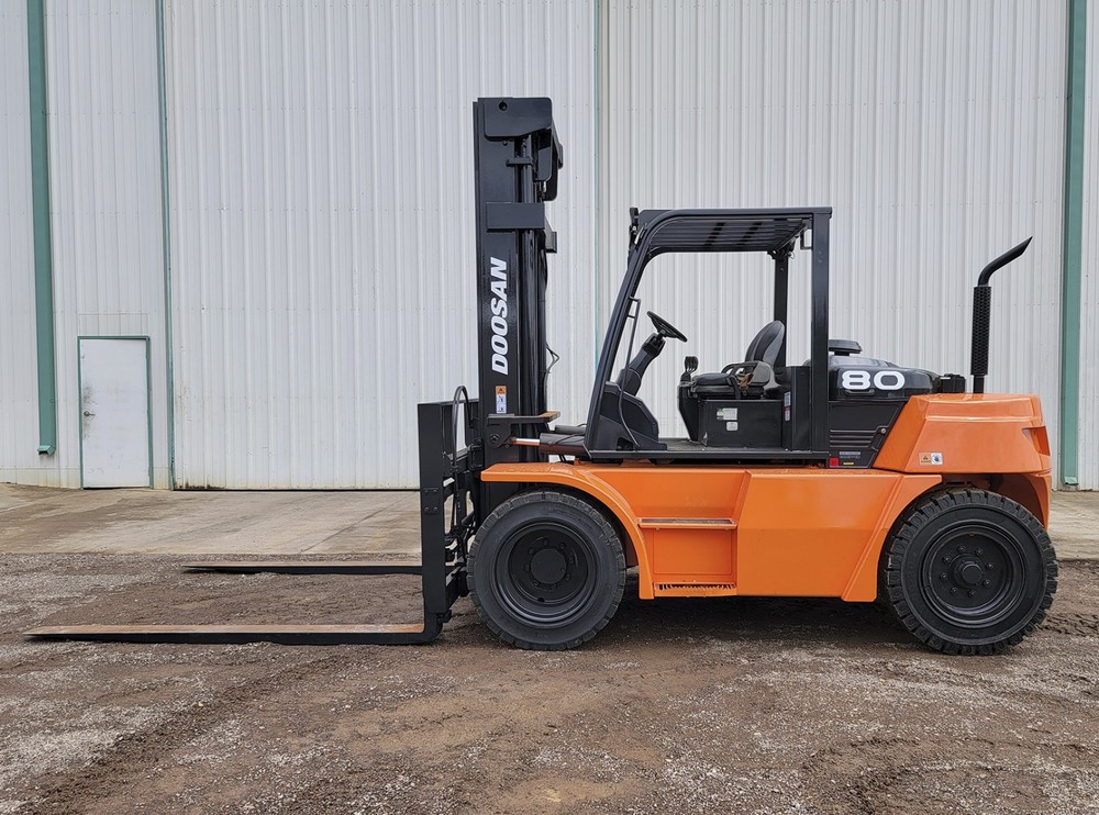 Doosan D80S-7 Forklift (27305)